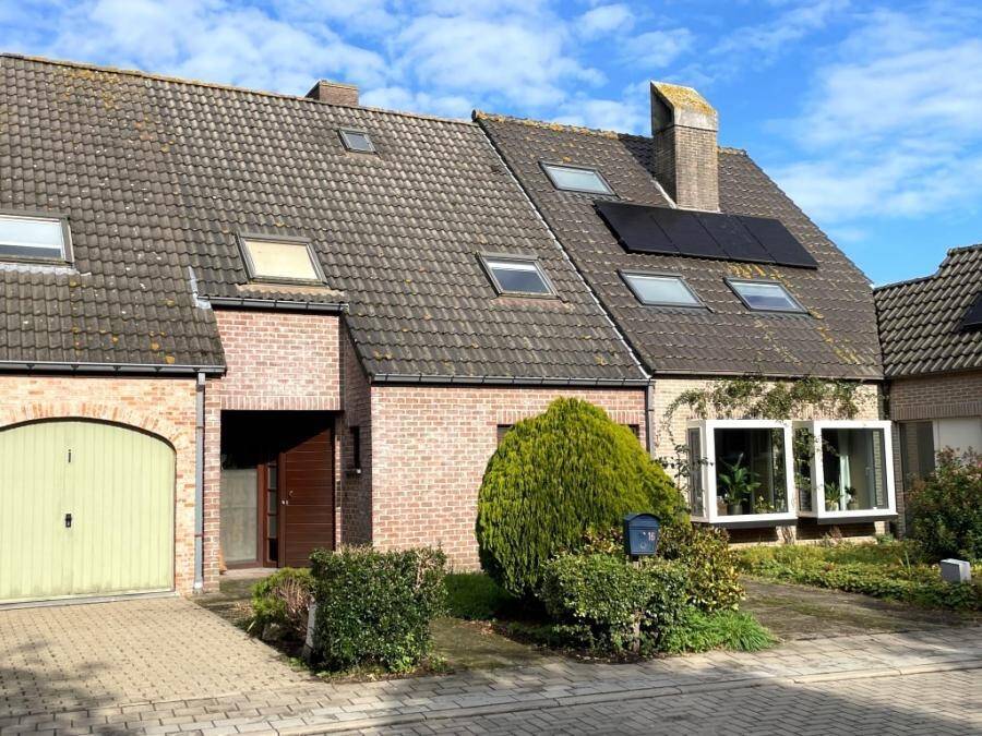 Huis te  koop in Sint-Kruis 8310 359000.00€ 3 slaapkamers 175.00m² - Zoekertje 298314