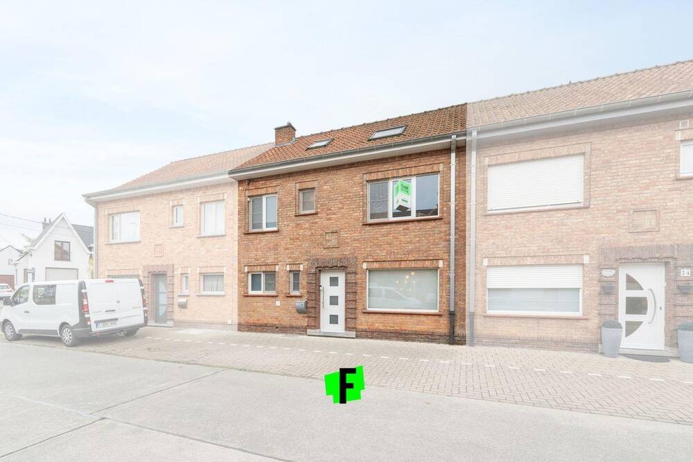 Huis te  in Roeselare 8800 275000.00€ 4 slaapkamers 168.00m² - Zoekertje 299681