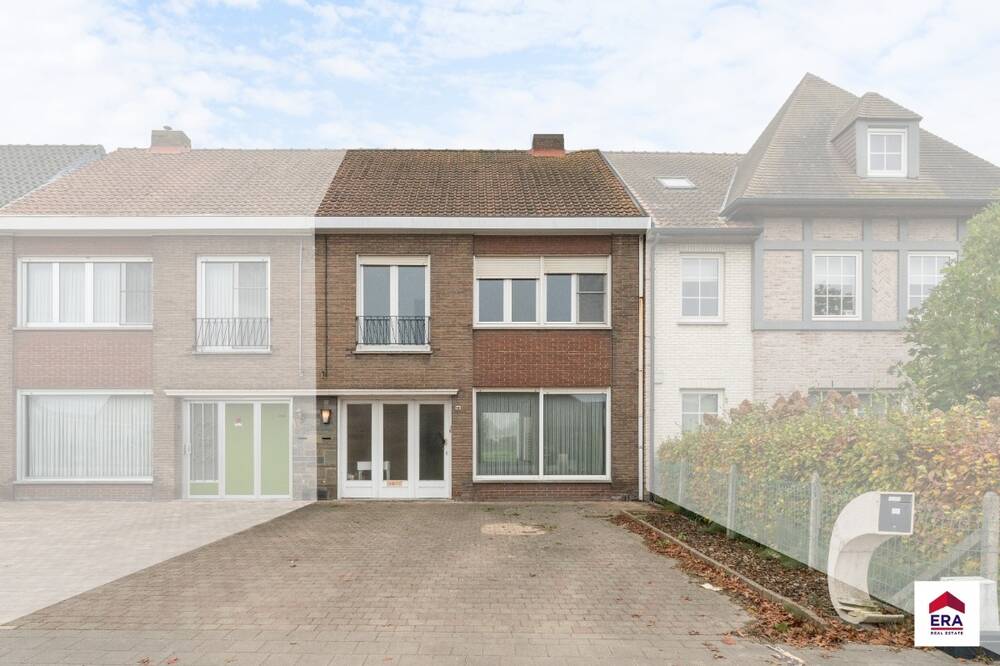 Huis te  koop in Wingene 8750 275000.00€ 3 slaapkamers 205.00m² - Zoekertje 300584