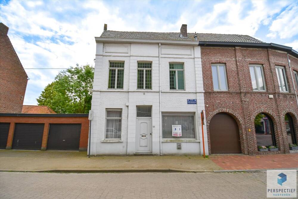 Huis te  koop in Ruiselede 8755 220000.00€ 4 slaapkamers 226.00m² - Zoekertje 300101