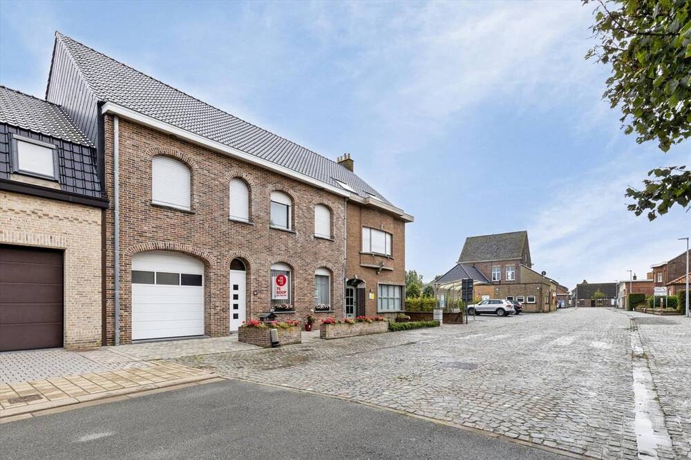 Huis te  koop in Alveringem 8690 285000.00€ 4 slaapkamers 300.00m² - Zoekertje 300025