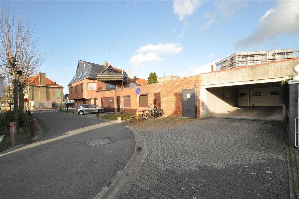 Parking & garage te  huur in Knokke 8300 135.00€  slaapkamers 16.00m² - Zoekertje 300010