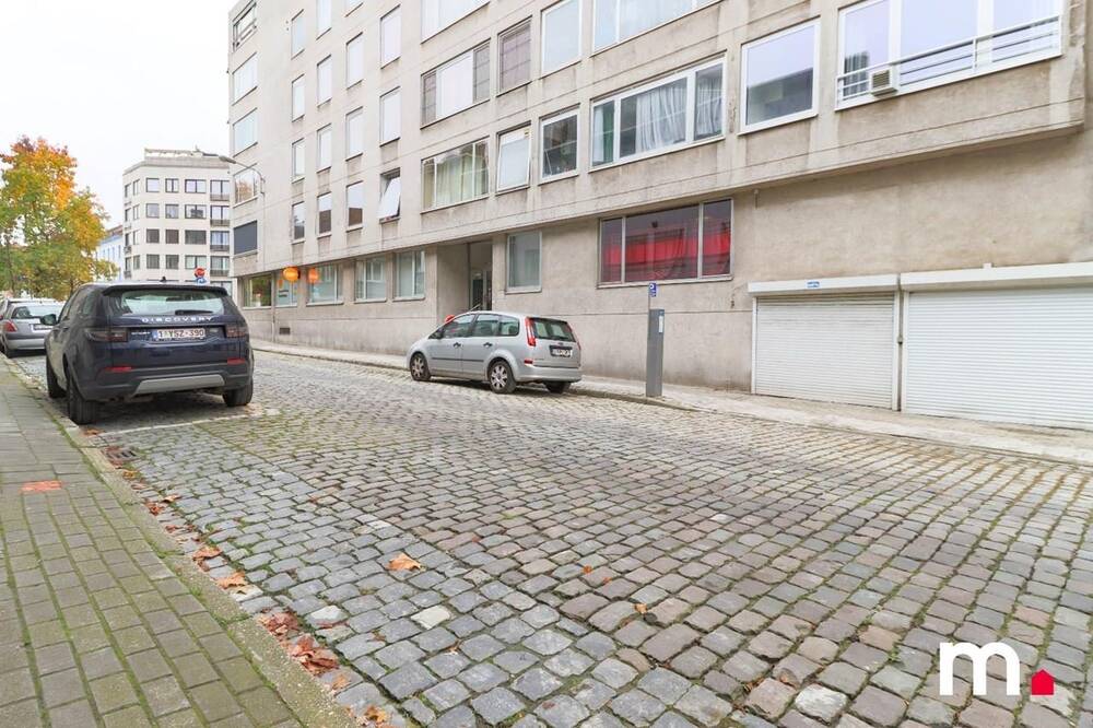 Parking & garage te  koop in Kortrijk 8500 24500.00€  slaapkamers m² - Zoekertje 301857