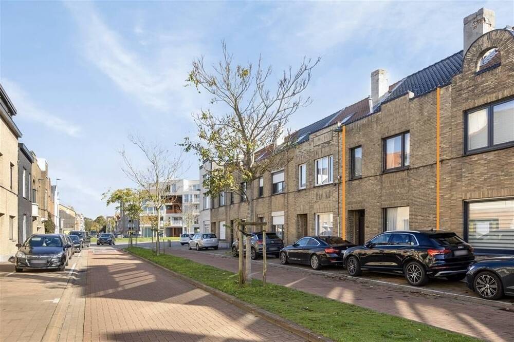 Huis te  koop in Oostende 8400 199500.00€ 3 slaapkamers 180.00m² - Zoekertje 301220