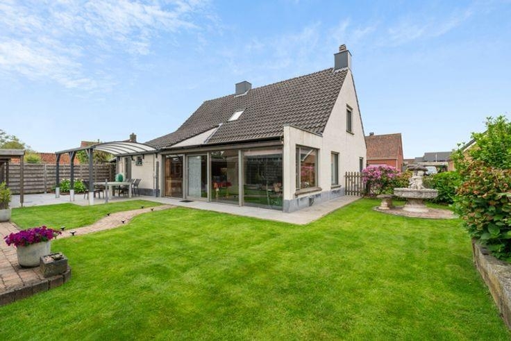 Villa te  koop in Sijsele 8340 398000.00€ 3 slaapkamers 205.00m² - Zoekertje 302083