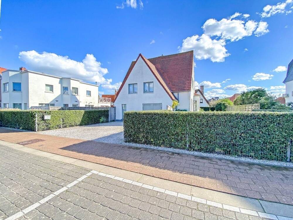 Huis te  koop in Koksijde 8670 685000.00€ 5 slaapkamers 233.00m² - Zoekertje 301864