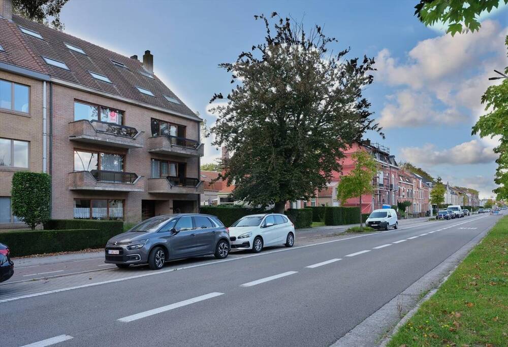 Huis te  koop in Assebroek 8310 1800000.00€ 15 slaapkamers 0.00m² - Zoekertje 303107