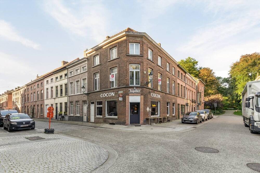 Handelszaak te  koop in Brugge 8000 375000.00€  slaapkamers 0.00m² - Zoekertje 303099