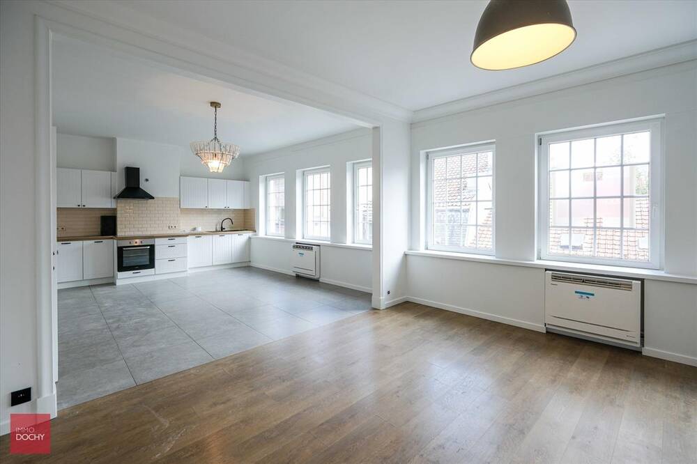 Appartement te  huur in Kortrijk 8500 950.00€ 2 slaapkamers 130.00m² - Zoekertje 304802