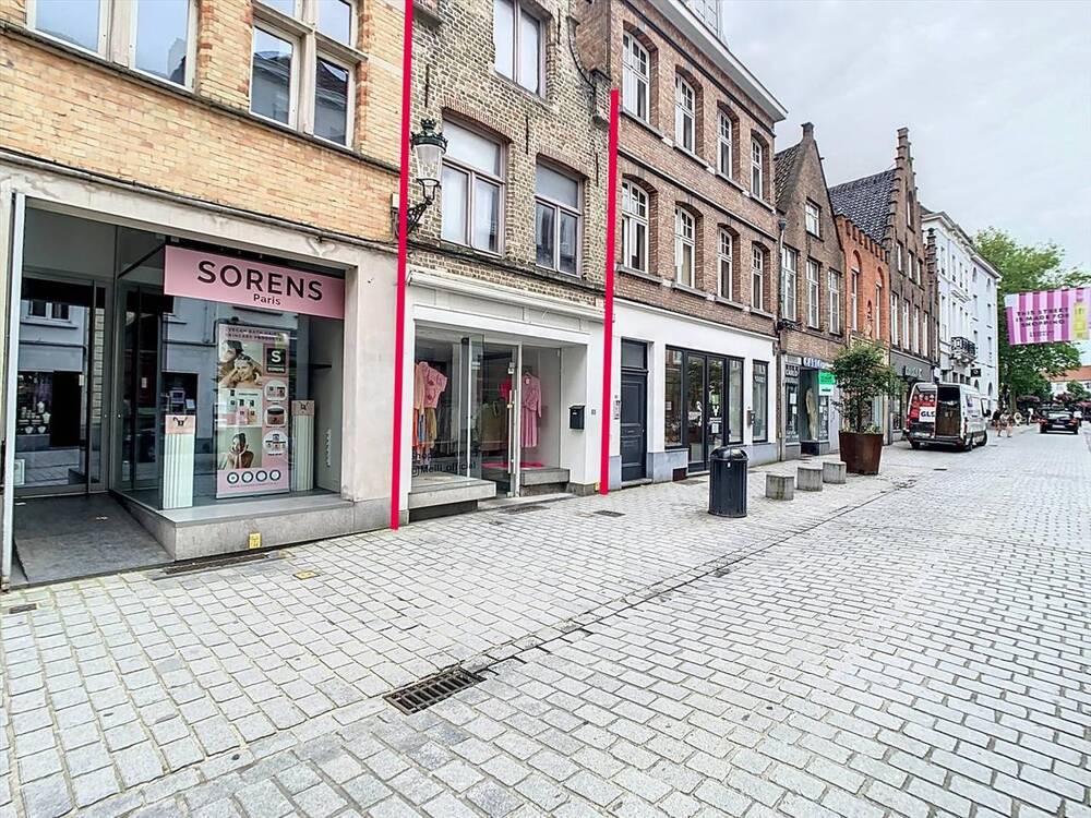 Handelszaak te  huur in Brugge 8000 1900.00€  slaapkamers 0.00m² - Zoekertje 304110