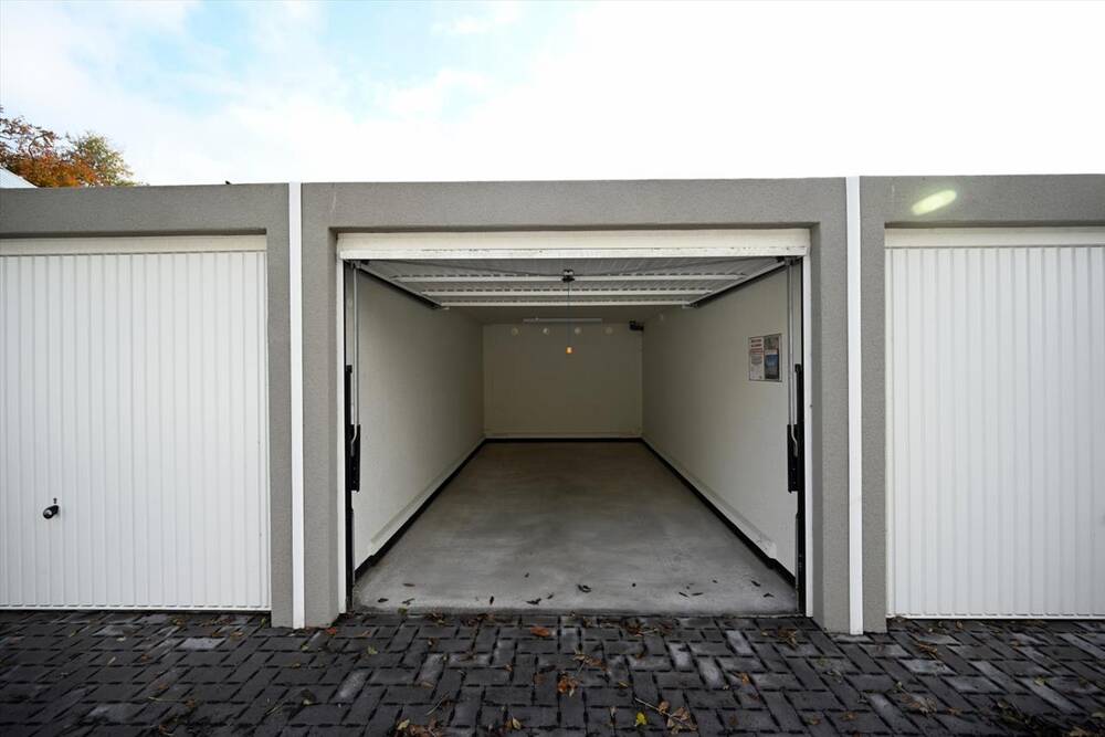 Parking & garage te  huur in Ardooie 8850 65.00€  slaapkamers m² - Zoekertje 304810