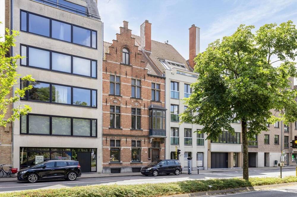 Handelszaak te  koop in Brugge 8000 649000.00€ 6 slaapkamers 273.00m² - Zoekertje 304479