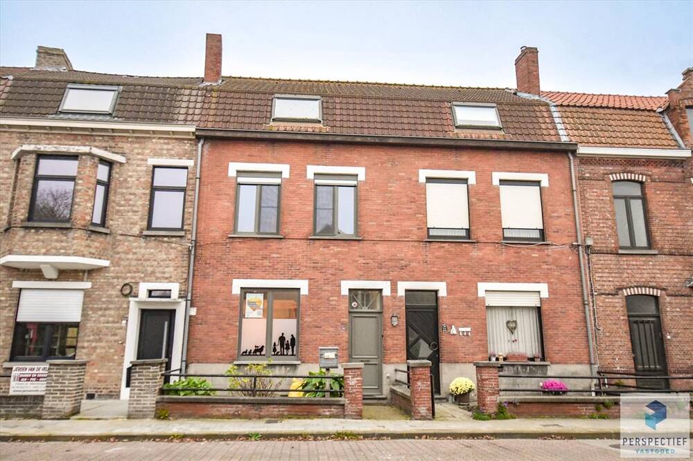 Huis te  koop in Sint-Kruis 8310 297000.00€ 4 slaapkamers 158.00m² - Zoekertje 303862