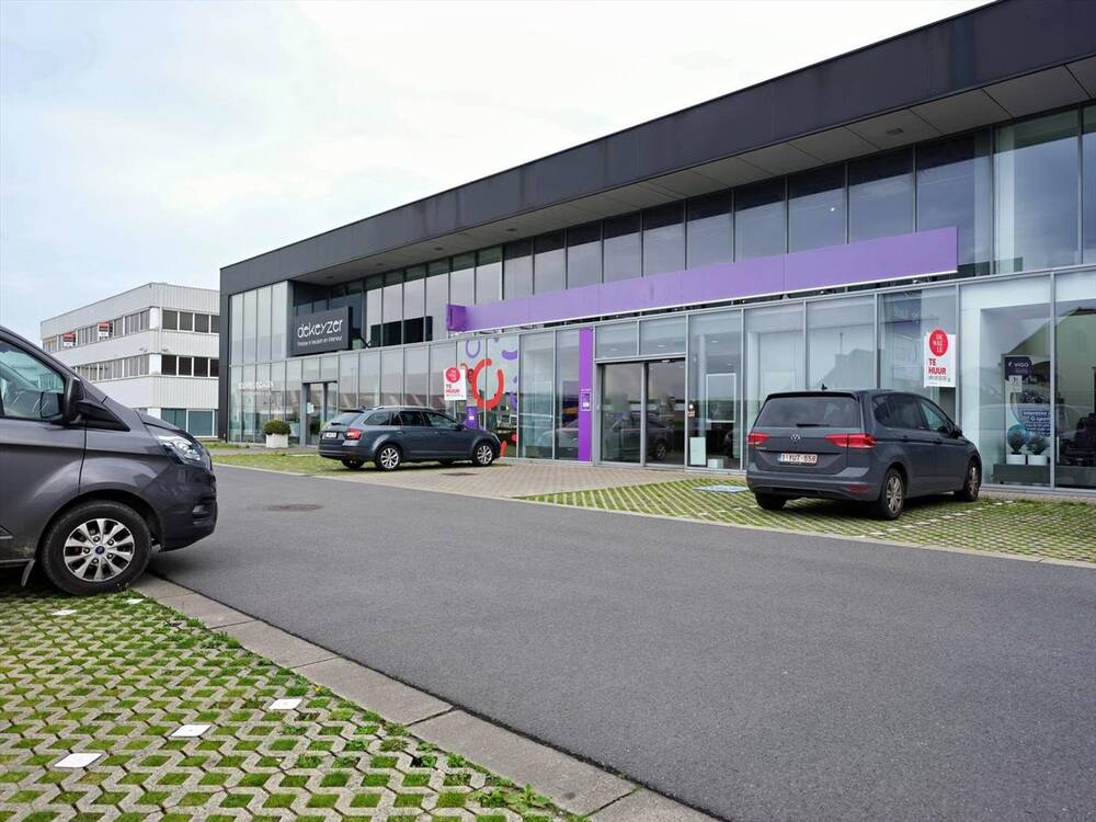 Handelszaak te  huur in Roeselare 8800 4916.00€  slaapkamers 0.00m² - Zoekertje 303796