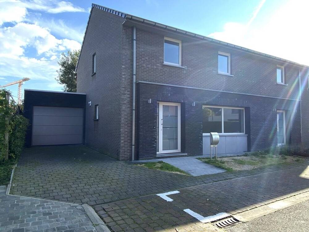 Huis te  huur in Roeselare 8800 995.00€ 3 slaapkamers m² - Zoekertje 304949