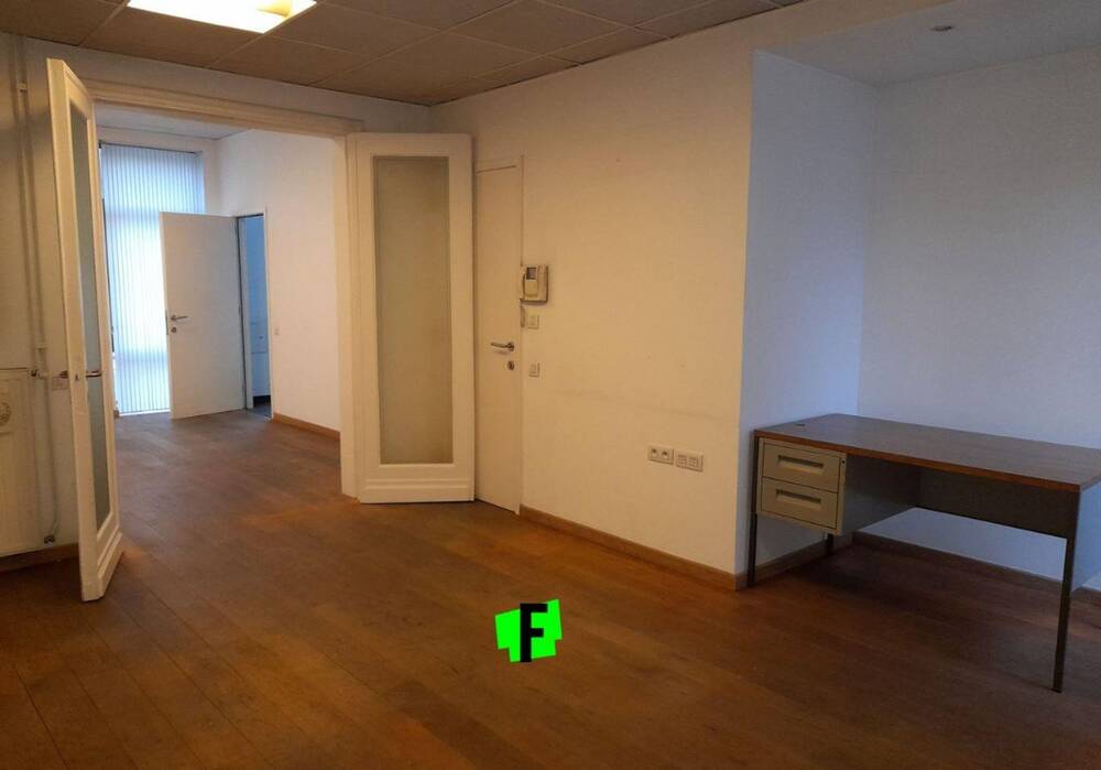 Handelszaak te  huur in Wevelgem 8560 895.00€  slaapkamers 0.00m² - Zoekertje 303696