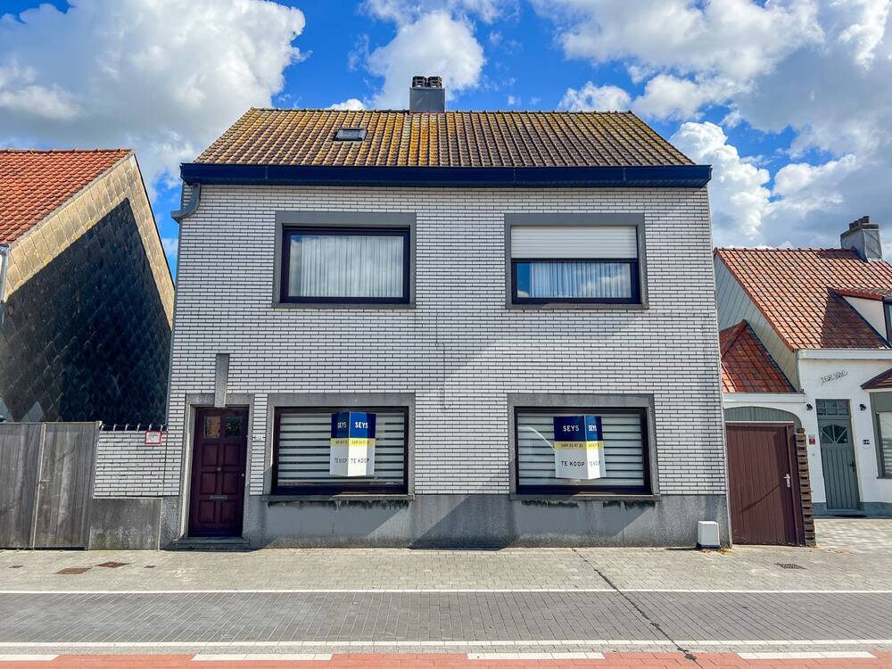 Huis te  koop in Lombardsijde 8434 240000.00€ 6 slaapkamers 213.00m² - Zoekertje 303965