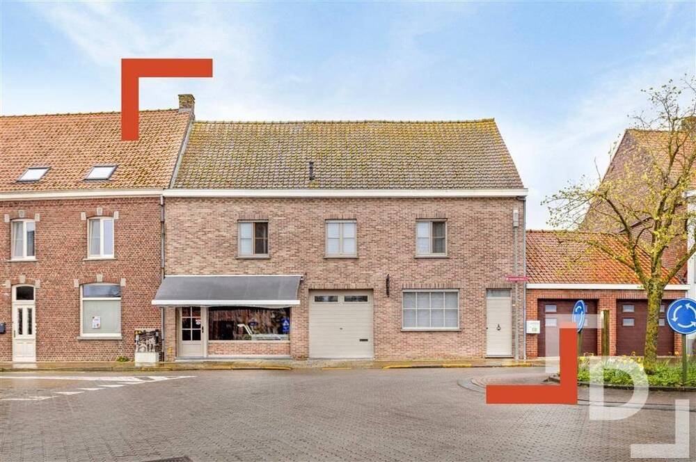 Huis te  koop in Voormezele 8902 330000.00€ 4 slaapkamers 437.00m² - Zoekertje 305971