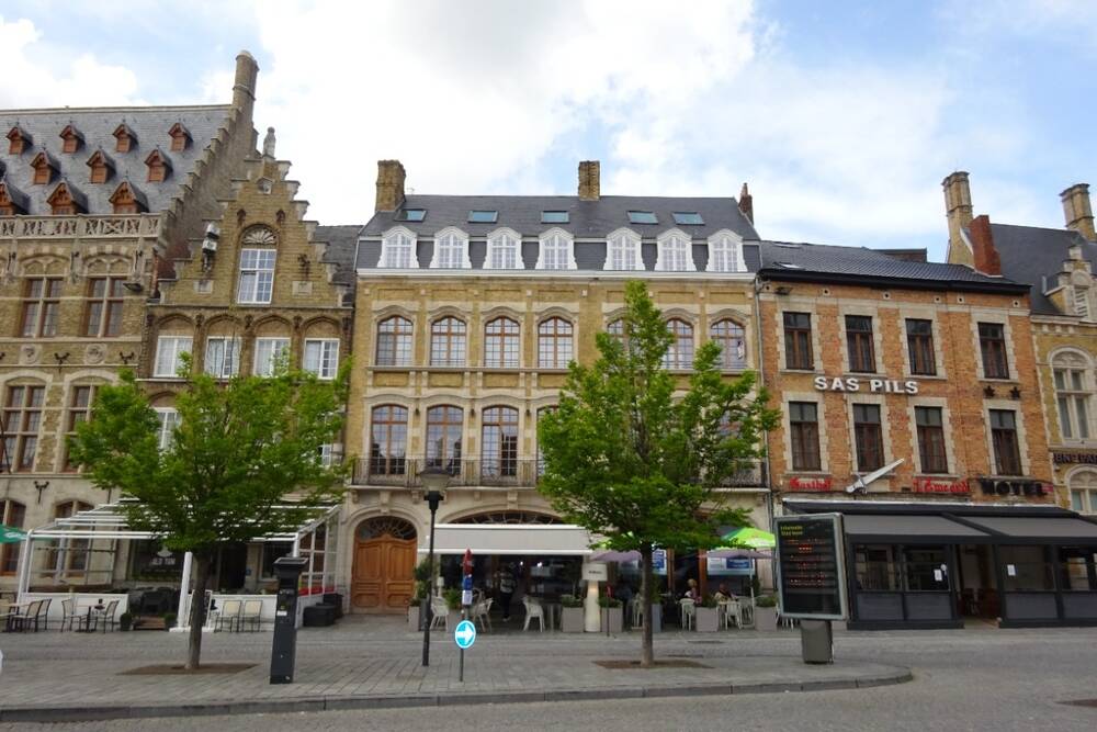 Appartement te  huur in Ieper 8900 1100.00€ 3 slaapkamers 150.00m² - Zoekertje 305742