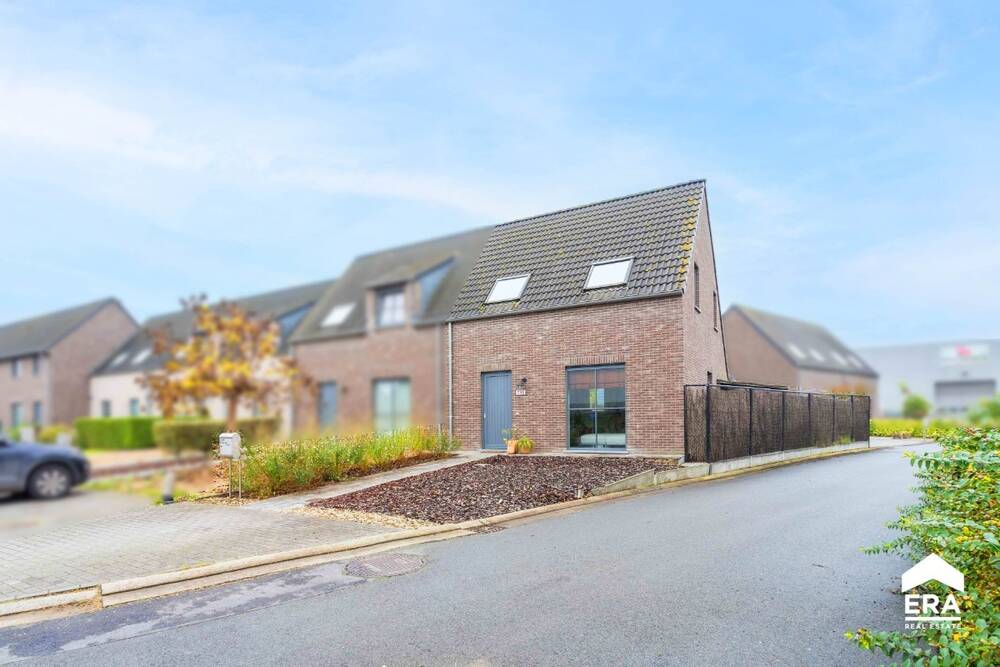 Huis te  koop in Roeselare 8800 290000.00€ 3 slaapkamers 144.00m² - Zoekertje 307850