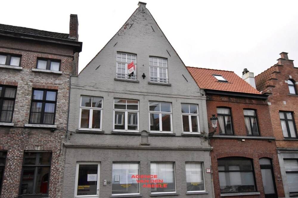 Appartement te  huur in Brugge 8000 670.00€ 1 slaapkamers m² - Zoekertje 306557