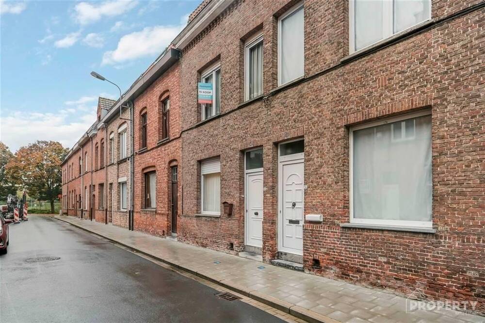 Huis te  koop in Ieper 8900 164000.00€  slaapkamers 189.00m² - Zoekertje 306470