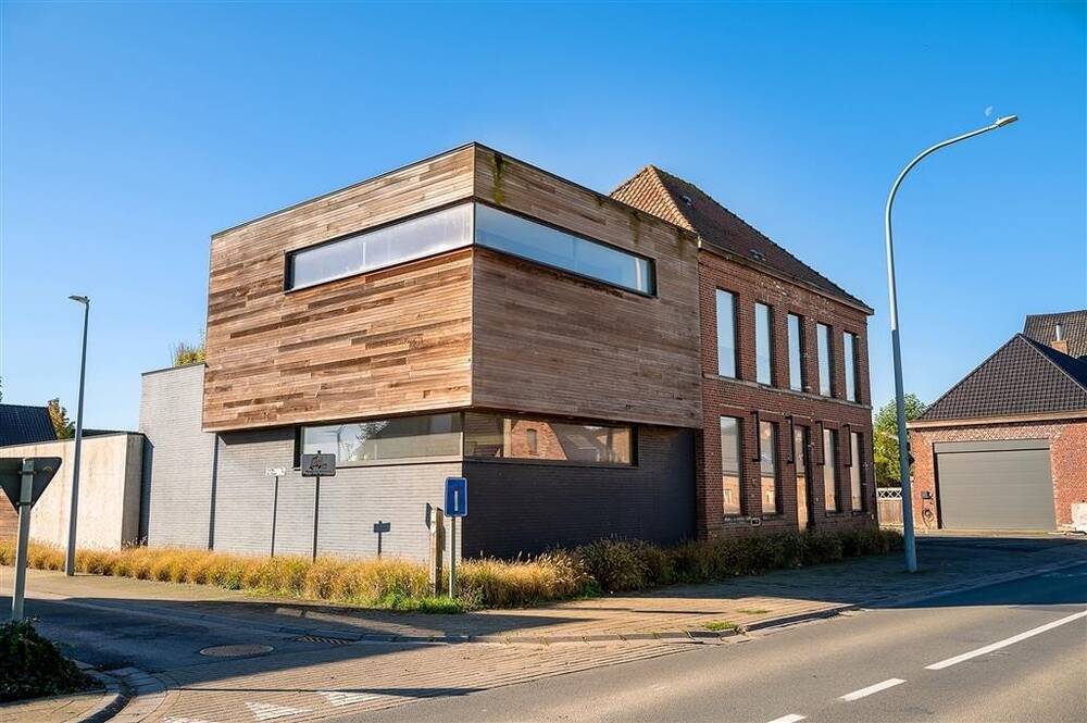 Handelszaak te  koop in Spiere-Helkijn 8587 930000.00€  slaapkamers m² - Zoekertje 307313