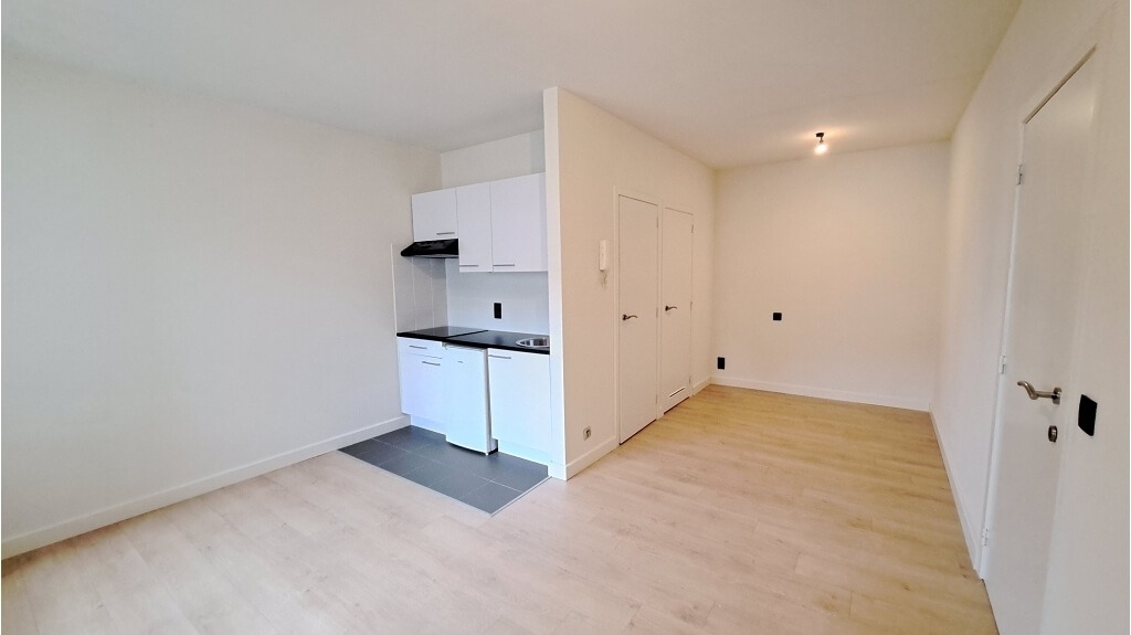 Appartement te  koop in Sint-Andries 8200 134900.00€ 0 slaapkamers 27.00m² - Zoekertje 306489