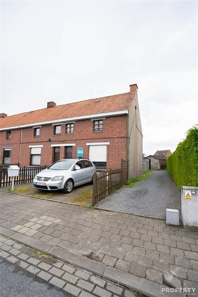 Huis te  koop in Deerlijk 8540 149000.00€ 2 slaapkamers 145.00m² - Zoekertje 306854