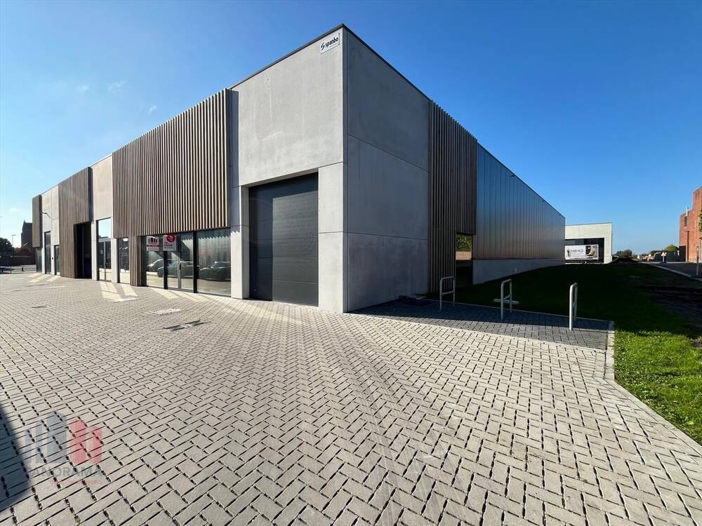 Handelszaak te  koop in Dentergem 8720 485000.00€  slaapkamers 373.00m² - Zoekertje 307597