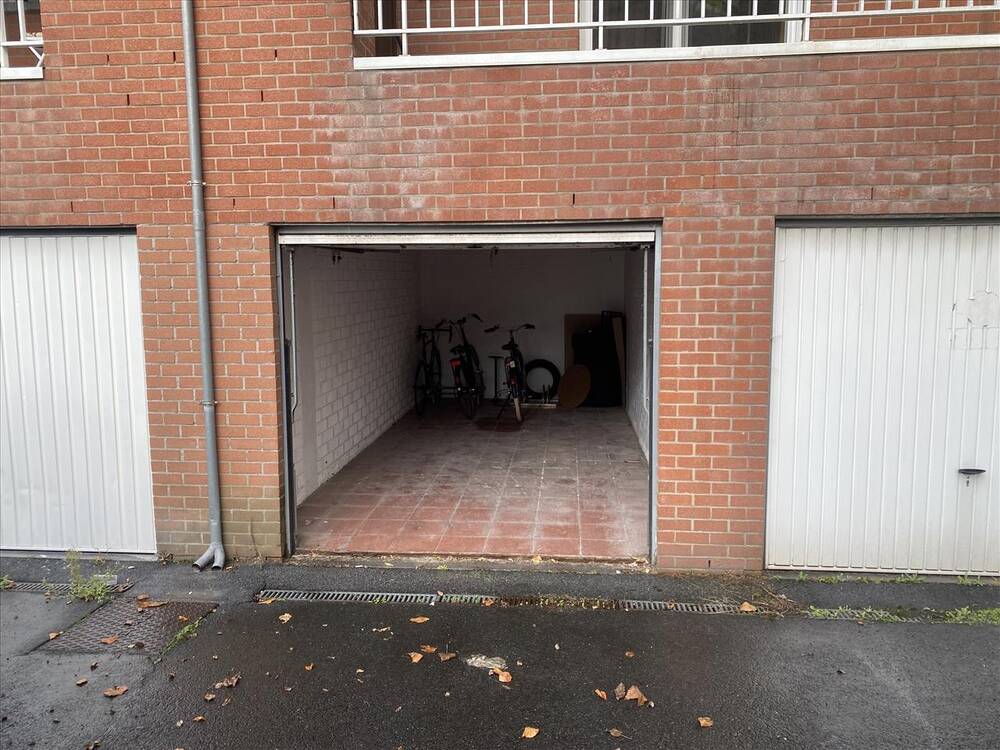 Parking & garage te  koop in Roeselare 8800 30000.00€  slaapkamers m² - Zoekertje 308170