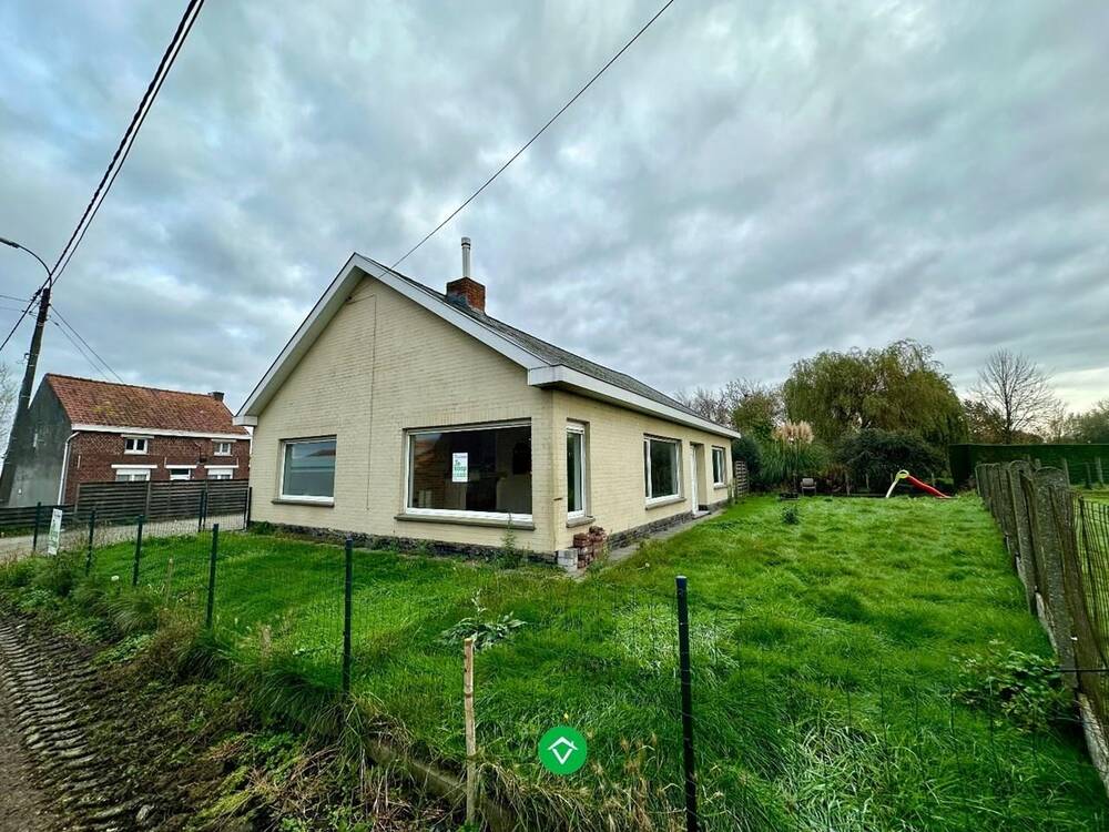 Huis te  koop in Ichtegem 8480 299000.00€ 3 slaapkamers m² - Zoekertje 307481