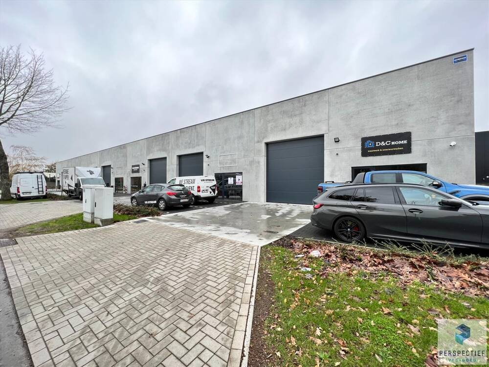 Handelszaak te  huur in Beernem 8730 850.00€  slaapkamers m² - Zoekertje 310027