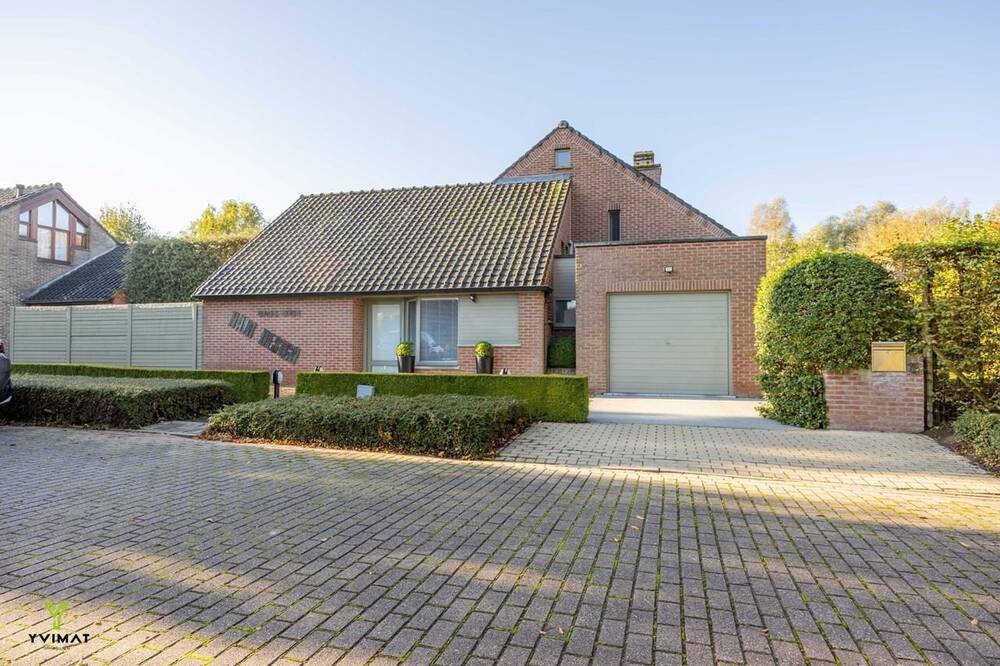 Huis te  koop in Zwevegem 8550 0.00€ 3 slaapkamers 211.00m² - Zoekertje 310011