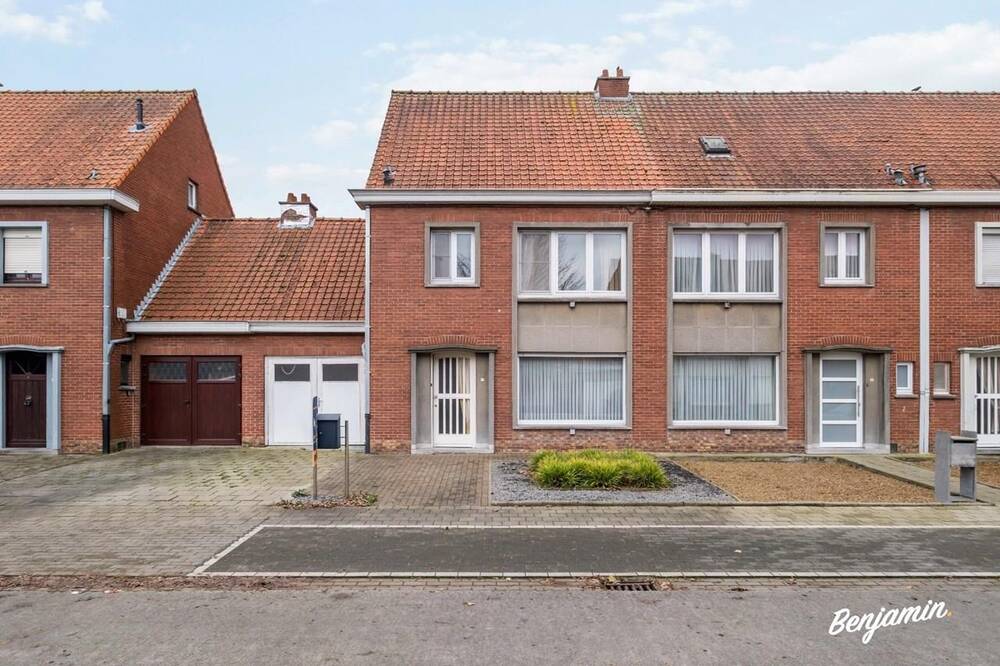 Huis te  koop in Lauwe 8930 199000.00€ 4 slaapkamers 145.00m² - Zoekertje 310023