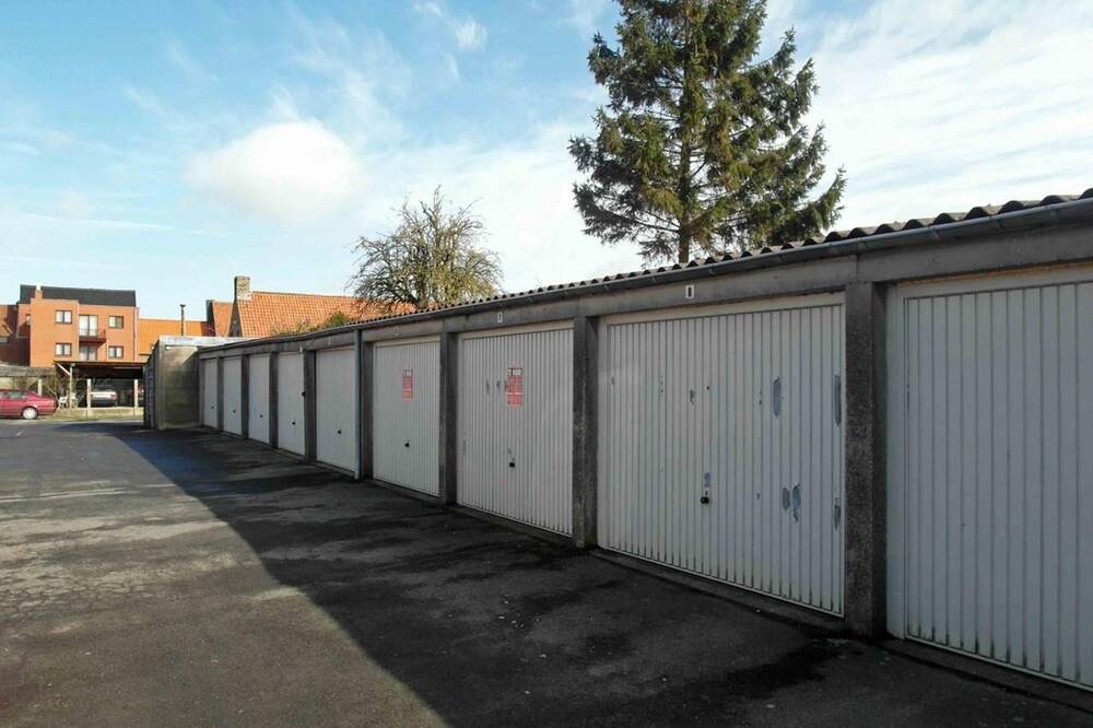 Parking & garage te  huur in Oostkamp 8020 65.00€  slaapkamers m² - Zoekertje 310047