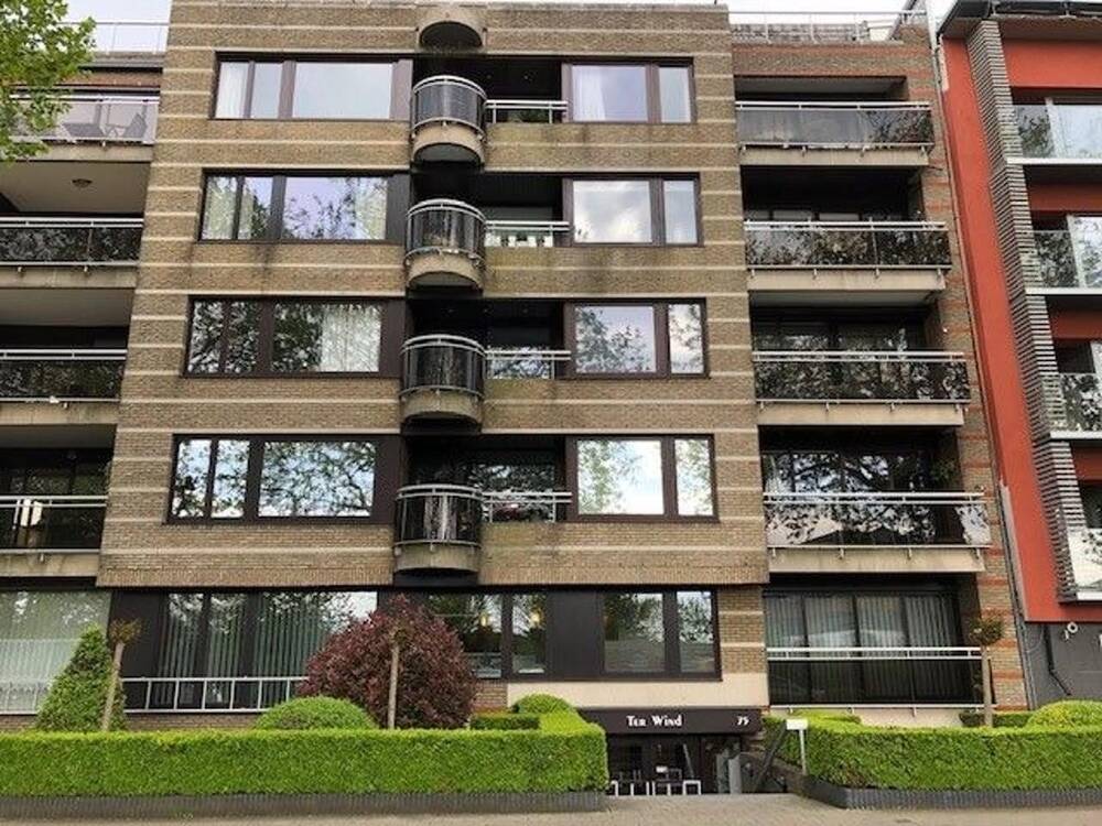 Handelszaak te  huur in Brugge 8000 450.00€  slaapkamers 0.00m² - Zoekertje 310251