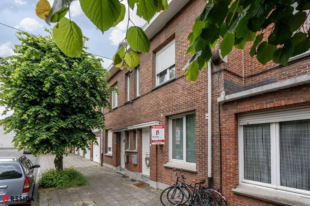 Huis te  koop in Kortrijk 8500 215000.00€ 4 slaapkamers 154.00m² - Zoekertje 310223