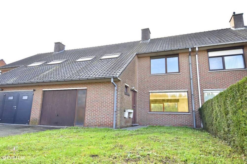 Huis te  koop in Harelbeke 8530 259000.00€ 4 slaapkamers 169.00m² - Zoekertje 310134