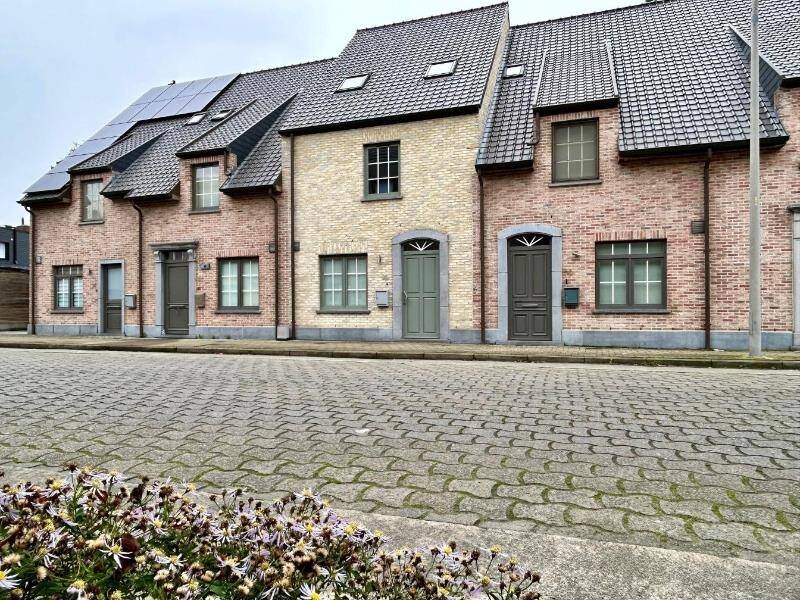 Huis te  koop in Harelbeke 8530 299000.00€ 3 slaapkamers 138.00m² - Zoekertje 310710