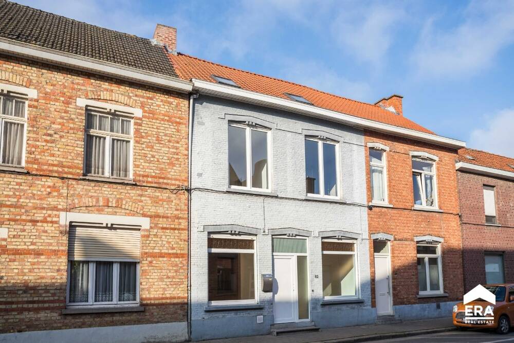 Huis te  koop in Roeselare 8800 142000.00€ 3 slaapkamers 160.00m² - Zoekertje 310704