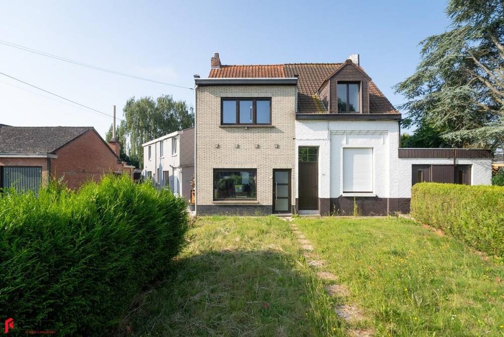 Huis te  koop in Harelbeke 8530 115000.00€ 3 slaapkamers 123.00m² - Zoekertje 311674