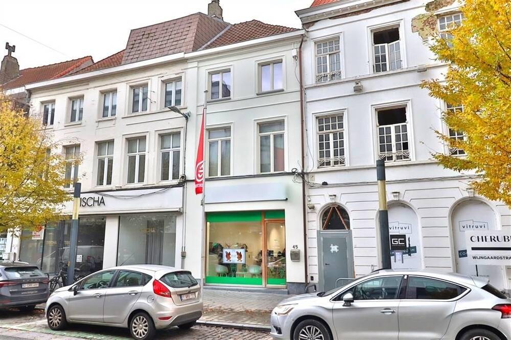 Handelszaak te  koop in Kortrijk 8500 440000.00€  slaapkamers 237.00m² - Zoekertje 312181