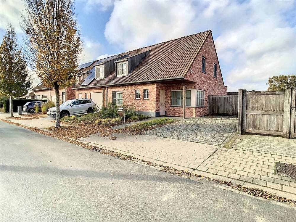 Huis te  huur in Langemark-Poelkapelle 8920 895.00€ 3 slaapkamers 0.00m² - Zoekertje 312047