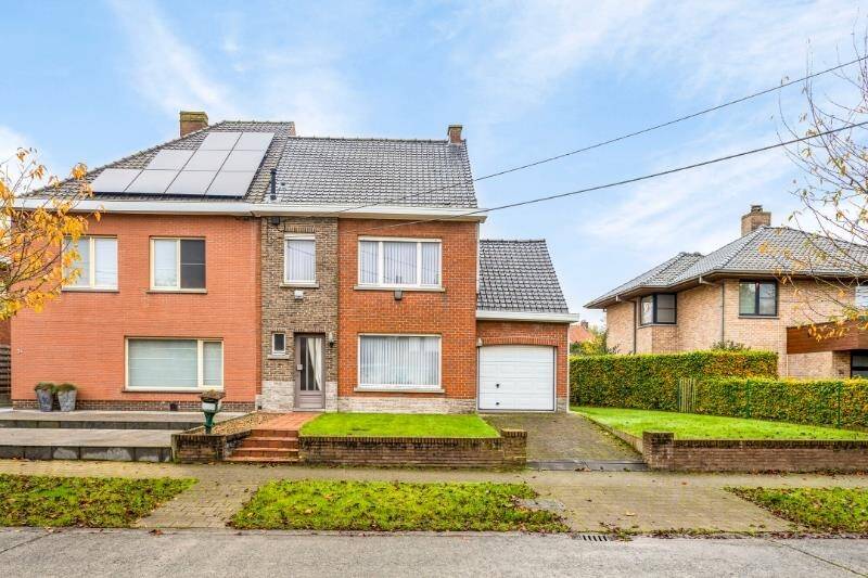 Huis te  koop in Roeselare 8800 235000.00€ 3 slaapkamers 137.00m² - Zoekertje 310972