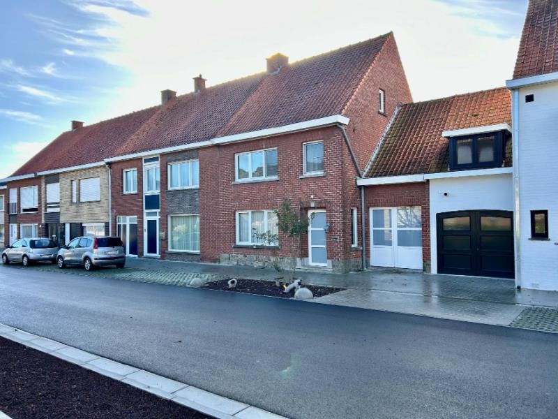 Huis te  koop in Hooglede 8830 324000.00€ 3 slaapkamers 188.00m² - Zoekertje 311214