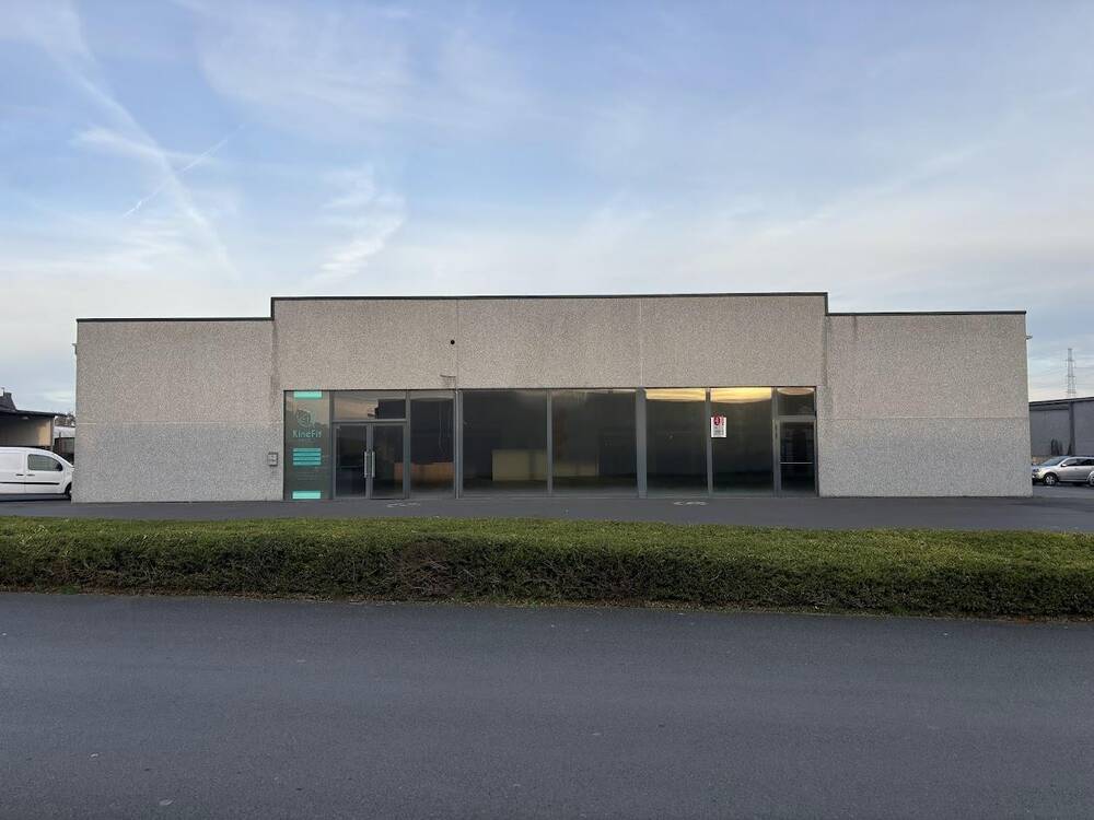 Handelszaak te  huur in Harelbeke 8530 6000.00€  slaapkamers 0.00m² - Zoekertje 311978