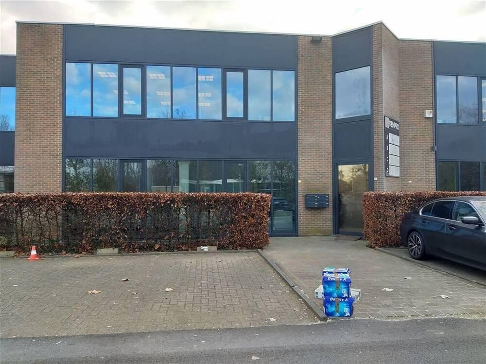 Handelszaak te  huur in Kortrijk 8500 576.00€  slaapkamers m² - Zoekertje 310956