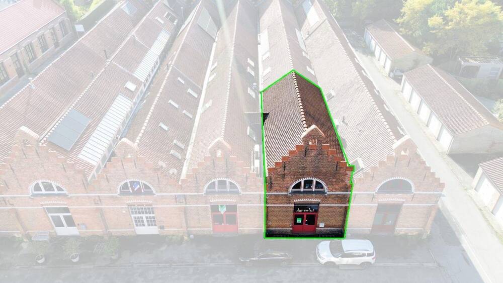 Handelszaak te  koop in Brugge 8000 369000.00€  slaapkamers 0.00m² - Zoekertje 313185