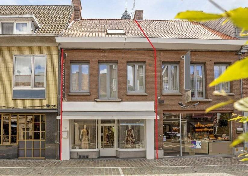 Handelszaak te  koop in Roeselare 8800 299000.00€  slaapkamers 163.00m² - Zoekertje 312954